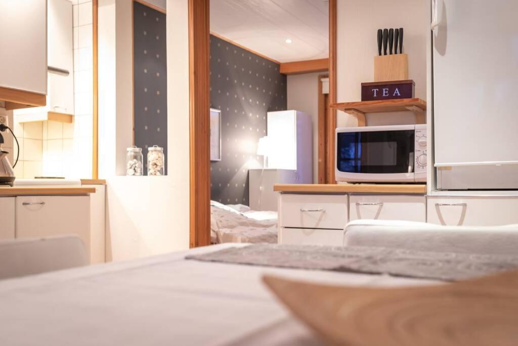 Cozy 1 Bedroom Apt And Free Parking By The Railway Station Oulu Buitenkant foto